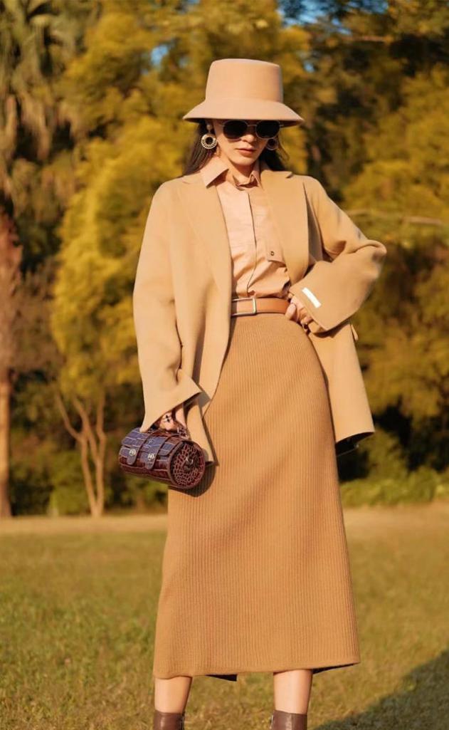 驼色是今年的流行色吗,米驼色和奶茶色哪个颜色好看