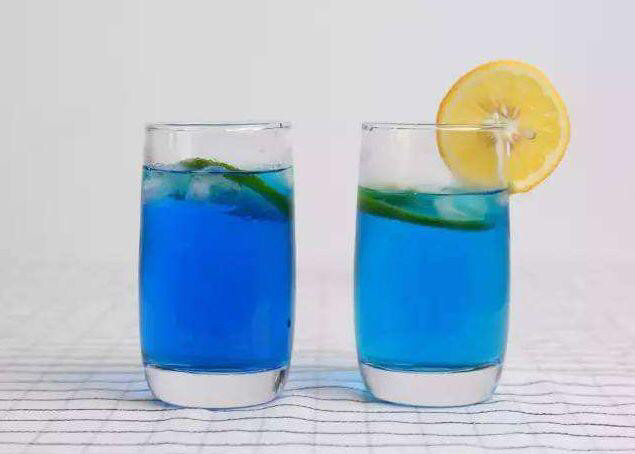 红色的可乐跟蓝色可乐区别在哪里,蓝色可乐和黑色可乐有什么区别