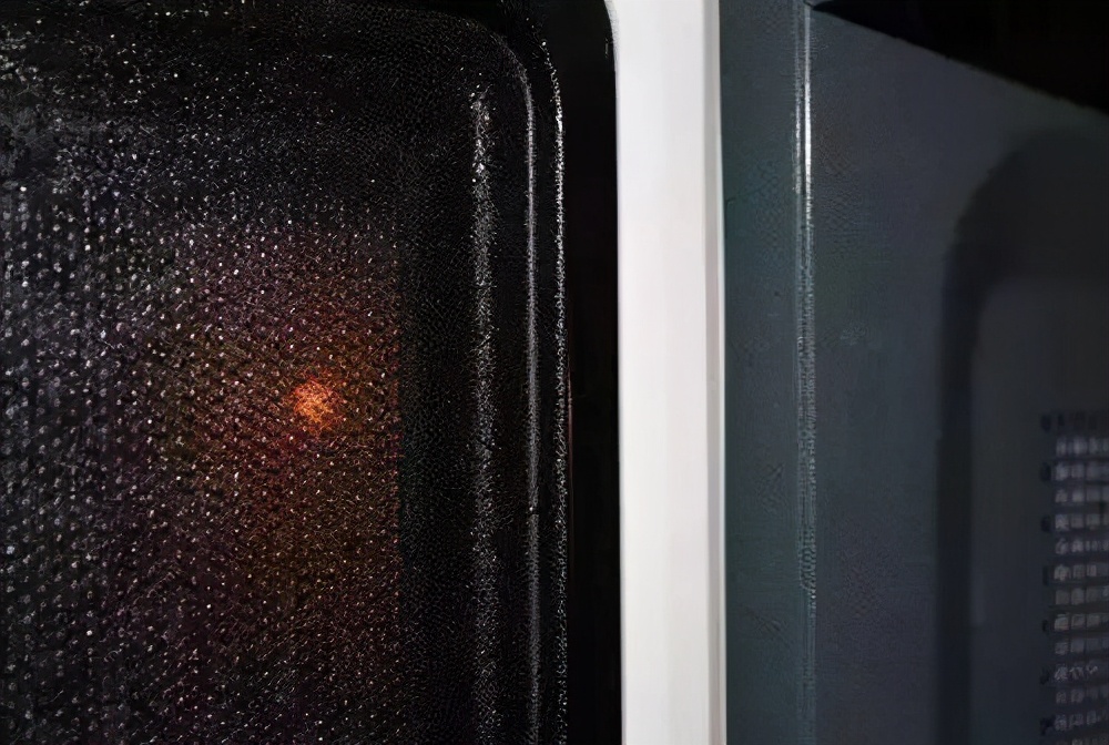 格兰仕微波炉顶部网格内如何清理,清理微波炉内污渍最好的方法