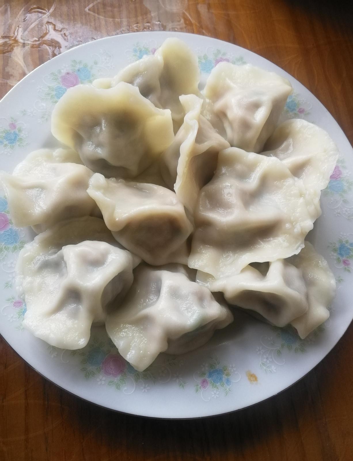 冻的饺子一煮就有裂纹,冻饺子裂纹是什么原因
