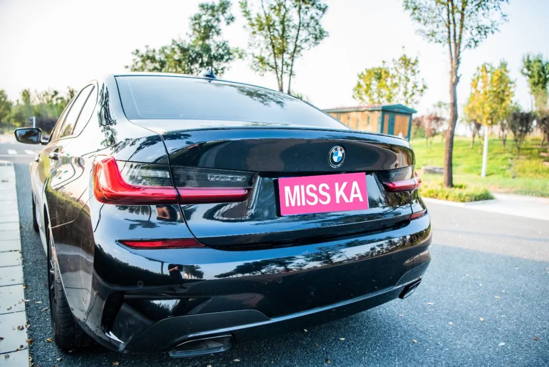 宝马325li实际油耗多少,宝马325li曜夜运动版油耗