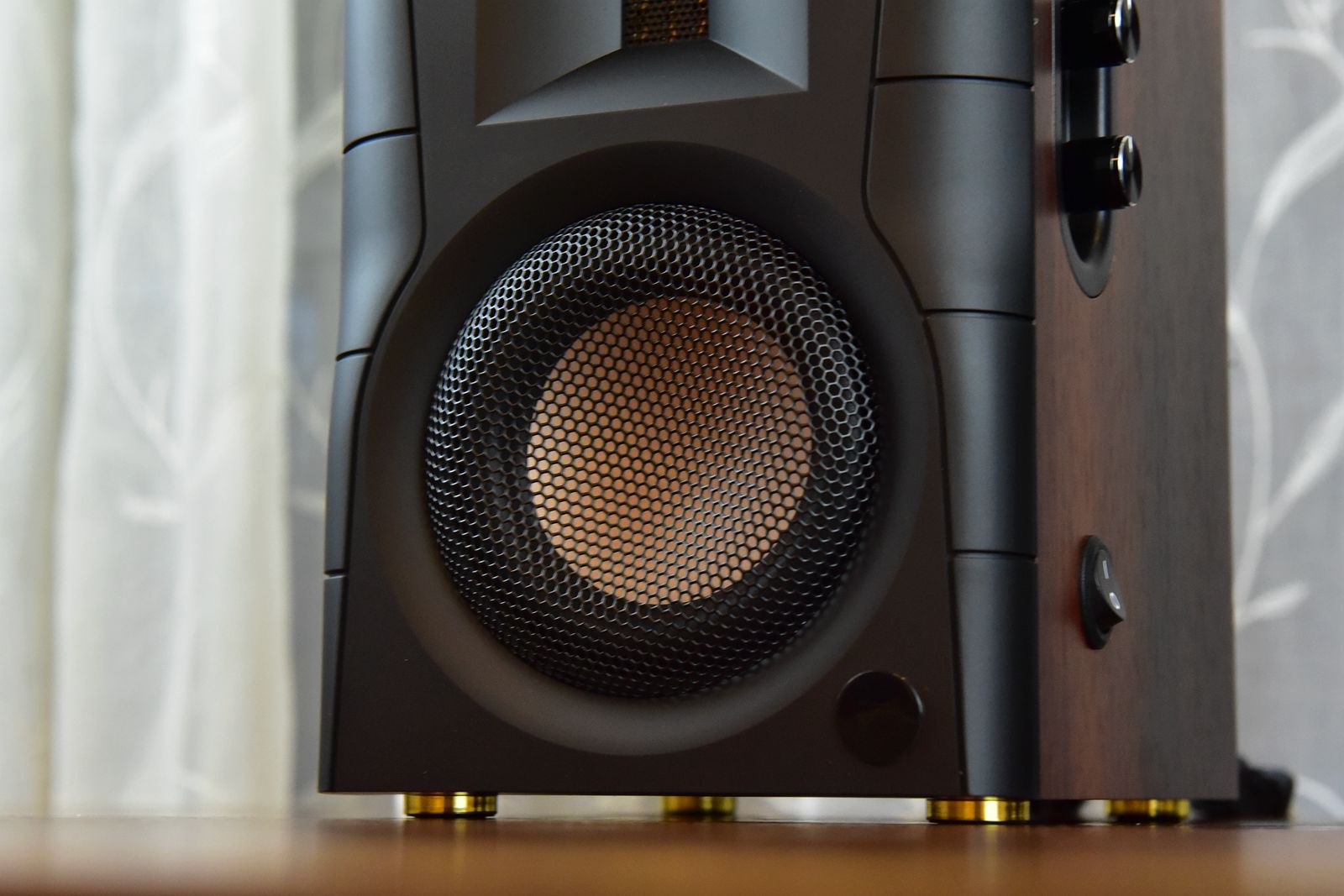 真力和惠威音箱,真力和惠威监听音响哪个好