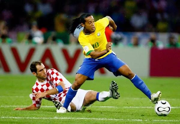 小罗的足球生涯,真正的快乐足球