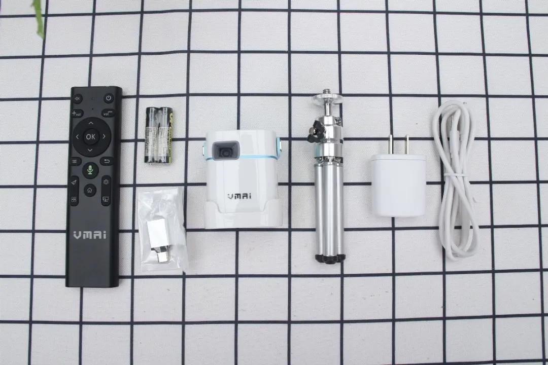 王一博代言的投影仪,王一博同款微麦投影仪