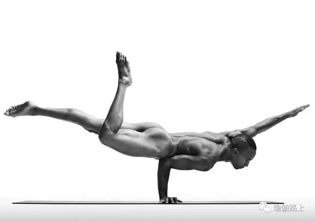 男人裸体瑜伽？一开始我的内心是拒绝的