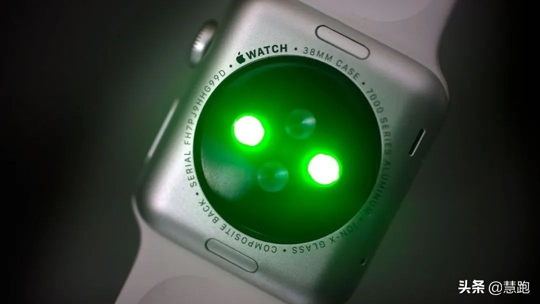 如何选择跑步运动手表 (十大最佳跑步手表)