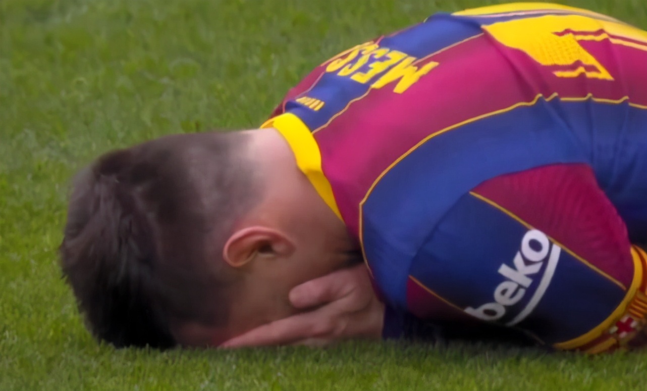 吐槽罚下梅西红牌,不满判罚裁判暴怒视频