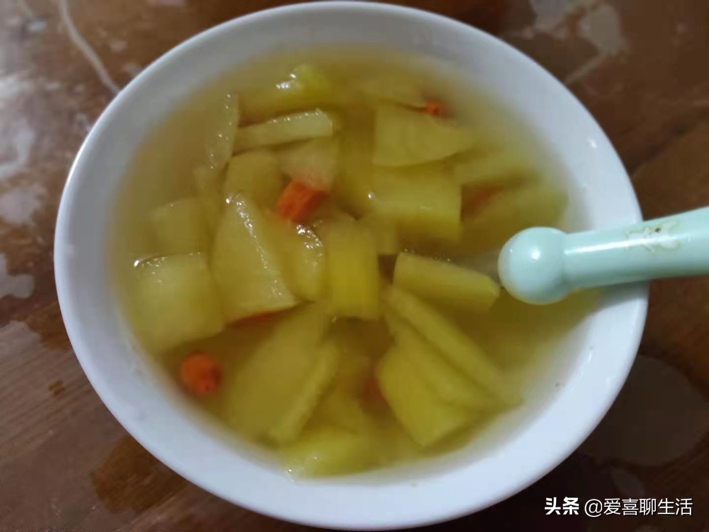 孩子适合喝的苹果水做法,老人小孩喝的苹果汁怎么做
