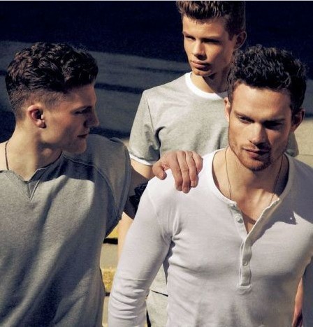 亨利衫怎么穿不像“油腻大叔”?牢记这些穿搭规则,拯救老气穿搭