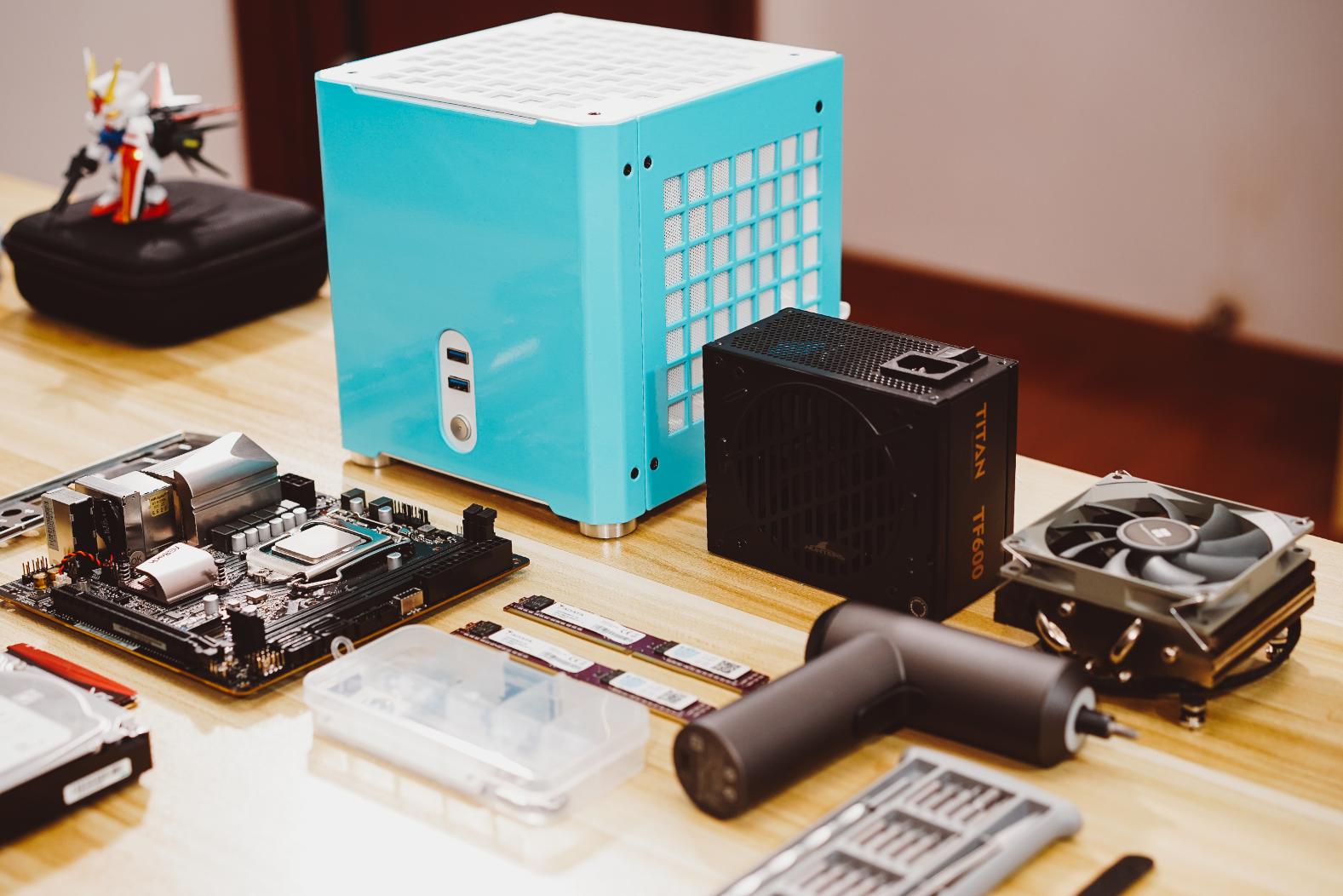 itx装机配置单一小机箱也有大心脏,itx支持3.5寸硬盘