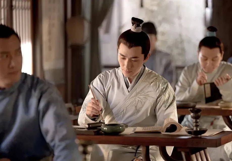 穿越古代娶三妻四妾的小说,穿越回古代能娶三妻四妾吗