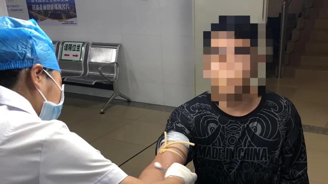 男子租共享汽车发现不对劲,一男子租共享汽车发现不对劲