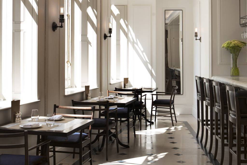 开咖啡馆的小确幸，奢侈品牌也要有