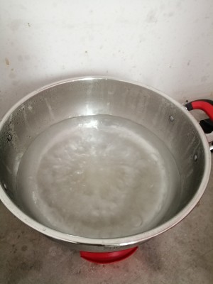 自制炸薯片变酸了,怎样炸薯片才能把薯片炸得嘎嘣脆