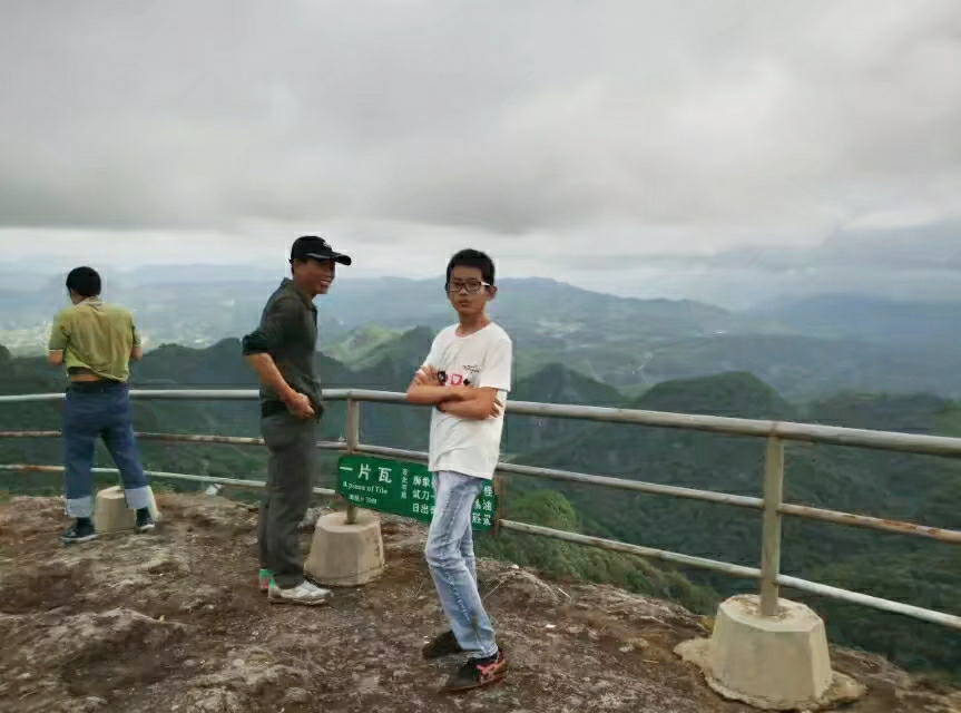 鬼斧神工崖柏,鬼斧神工刺青工作室