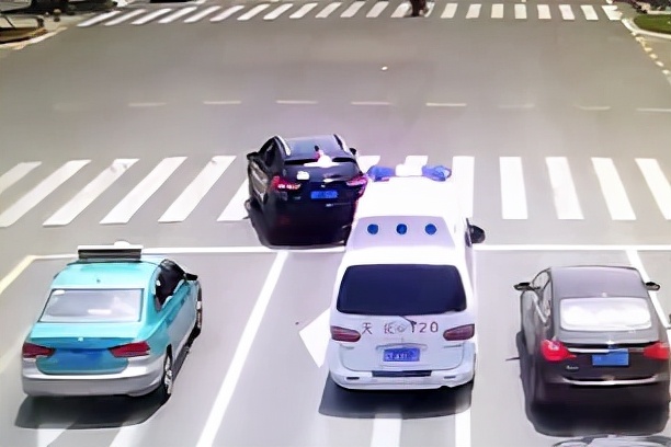 交警提醒5种闯红灯行为不再扣分,交通违法不小心闯红灯