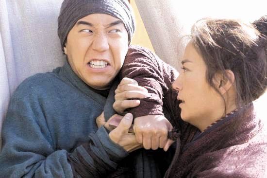 撤侨令后逐客令，成龙儿子房祖名被洗白，刘亦菲“卖人设”遭热议