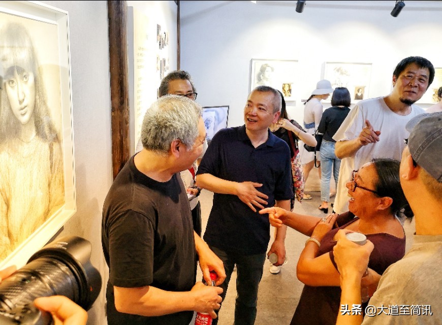 素描徐方,画家徐方素描