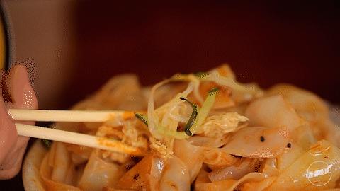 网传一天卖1000碗的米皮店，我们忍不住好奇心测了测