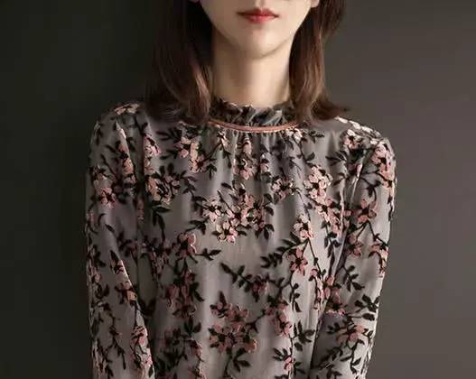 打死也不穿卫衣，也不买毛衣！今年小衫好美嫩，一不小心艳压群芳