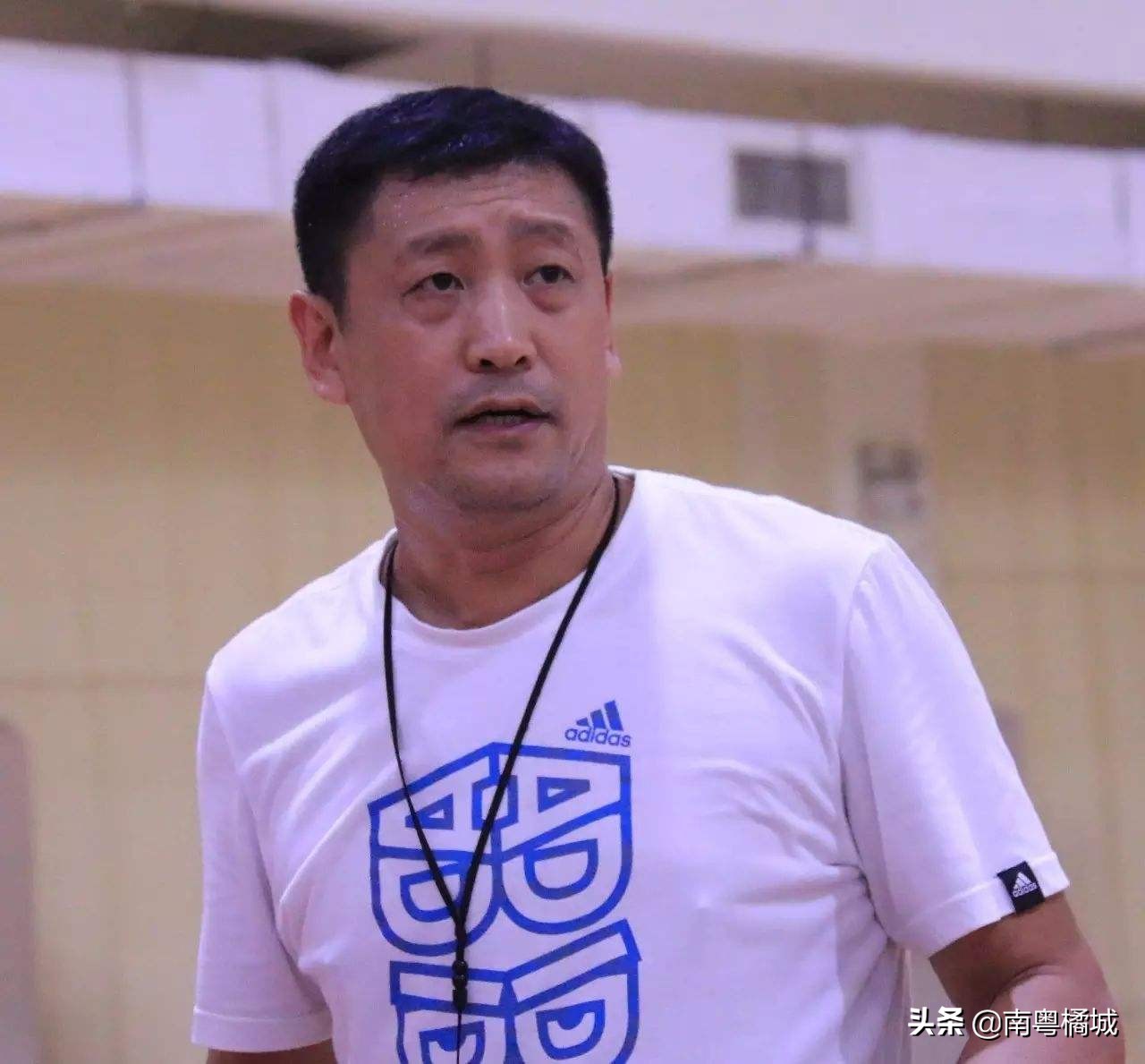 广东宏远历届男篮名单,广东宏远男篮今年CBA表现好吗