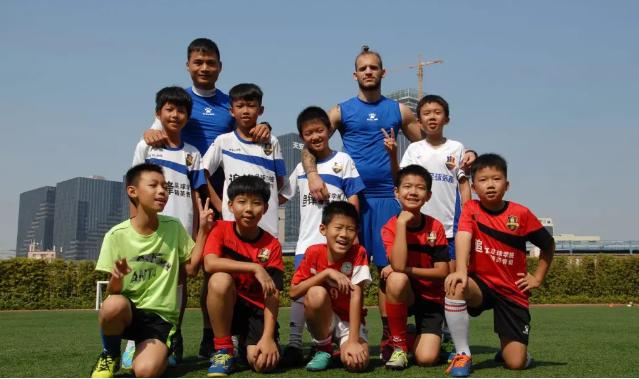 中国足球小将早期比赛视频,中国足球小将八人制足球比赛视频