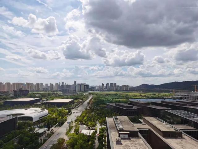 看云卷云舒赏繁星满天,看云卷云舒唯美诗词