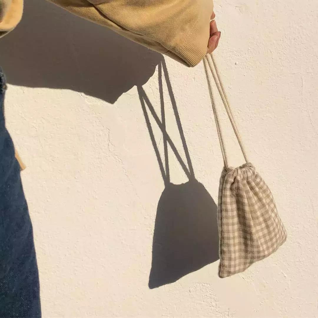 29岁女孩独居图片,29岁独居女孩的视频