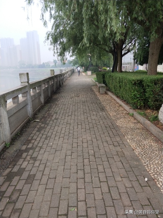 90后都长大了不再奢望什么爱情,90后最大遗憾是在不懂爱的年龄