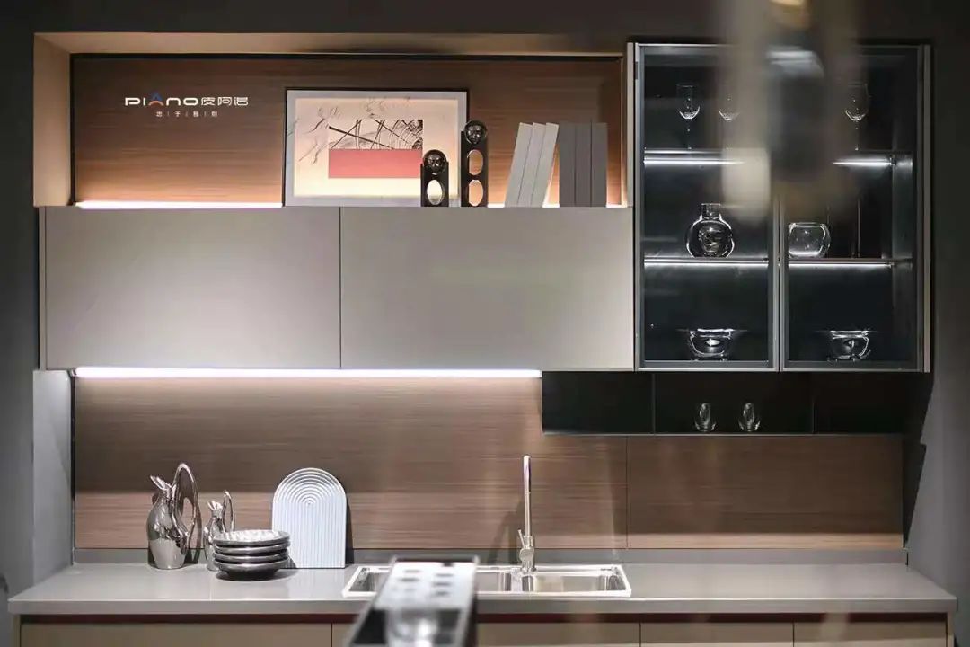 橱柜设计巧布局打造完美主义厨房,橱柜设计风格尽在其中