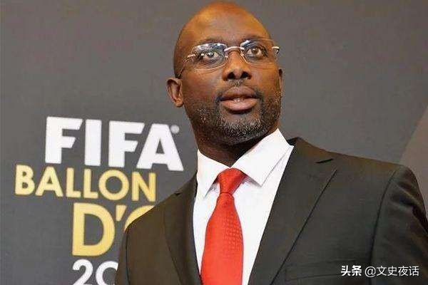 历史十大足球球星排名,历史上有哪些11号足球球星