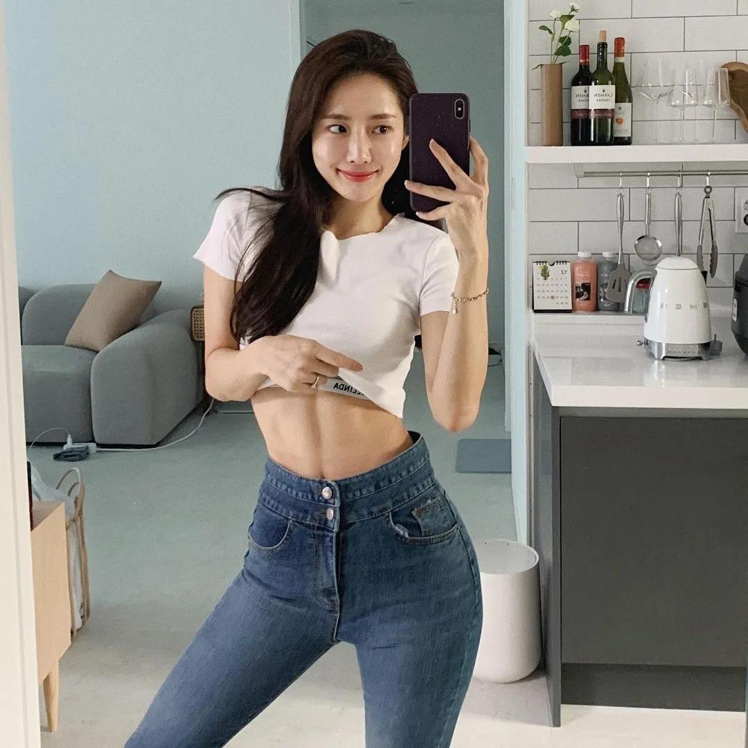 健身腹肌胸肌马甲线女,健身肌肉马甲线女