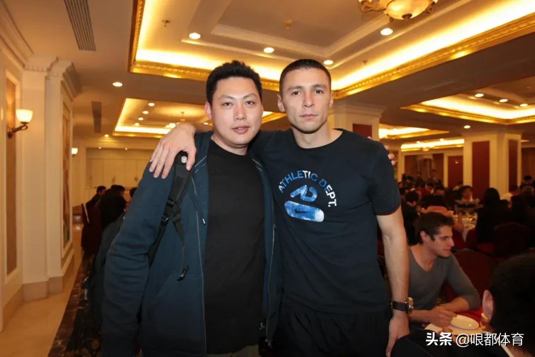 足球之夜天津泰达足协杯冠军,泰达颁奖典礼