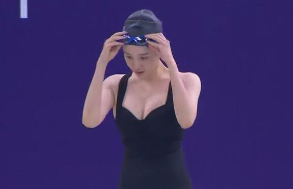 她曾因哮喘无奈放弃自己梦想，转型后因“泳衣太小”被质疑秀身材