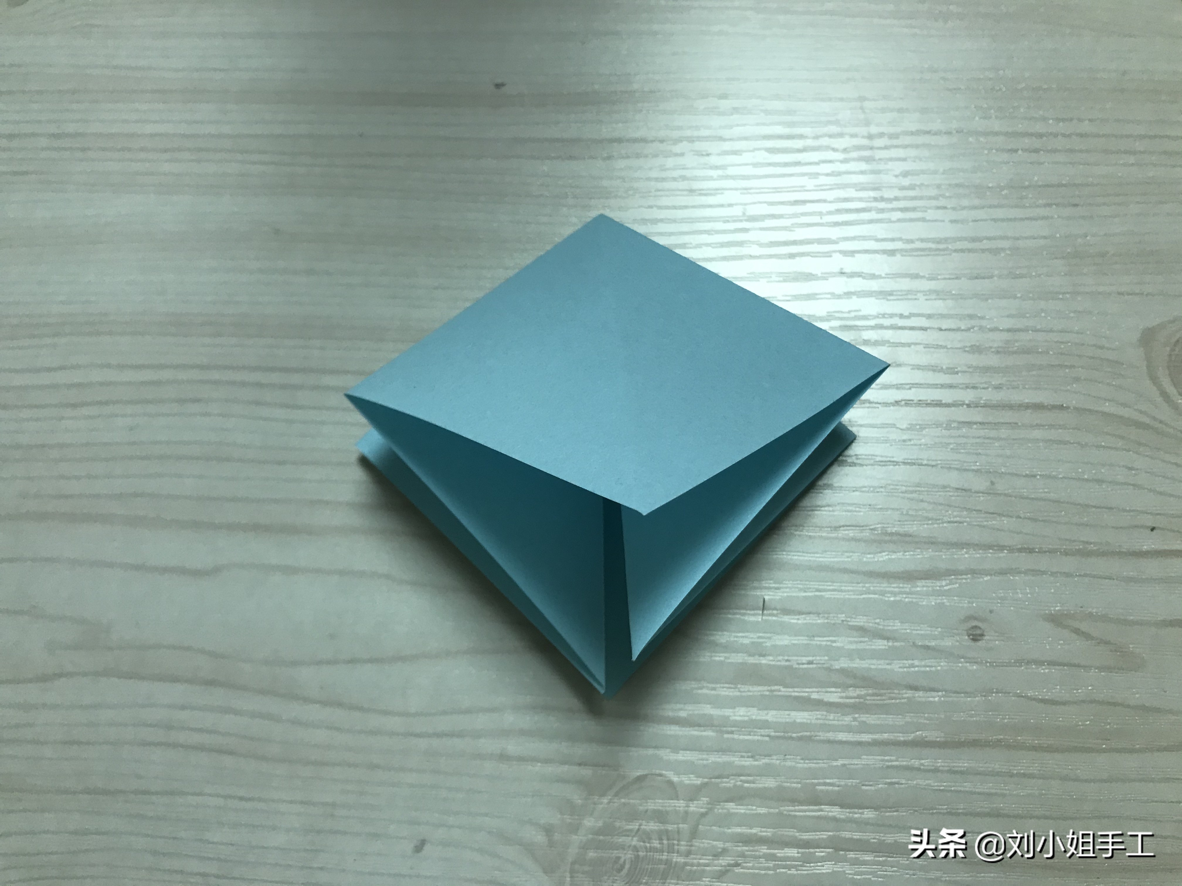 礼物盒包装上的蝴蝶结系法,礼物包装教程丝带蝴蝶结