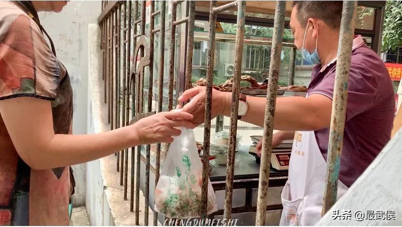 成都这些小店要关门的话，好多人会哭的！