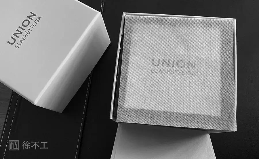 快递员送的手表是真的吗,快递收到一个很便宜的手表