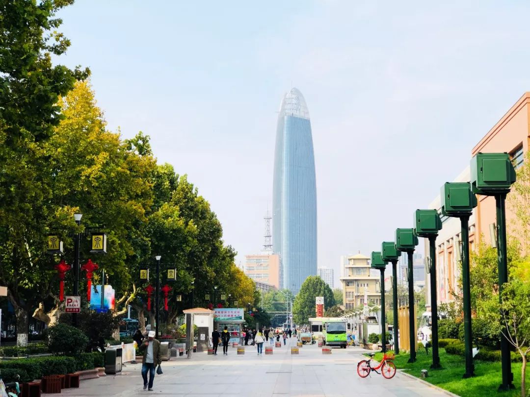 济南泉城路最新变化,济南泉城路限时步行吗