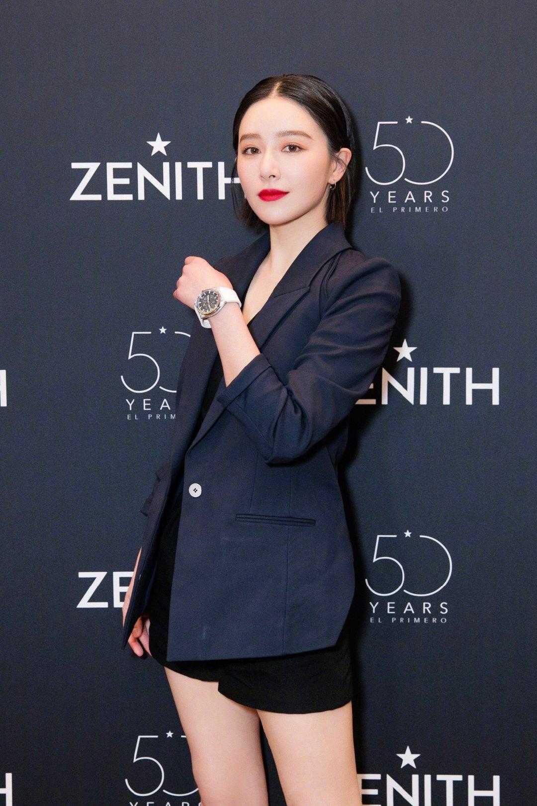 阚清子黑色西装高清图,阚清子黑色西装裙