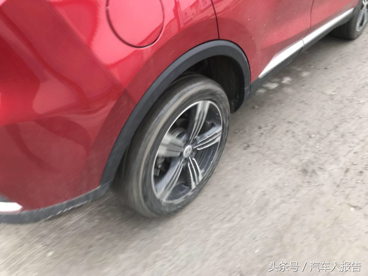 体验驾车在颠簸的路上视频,体验盘山公路