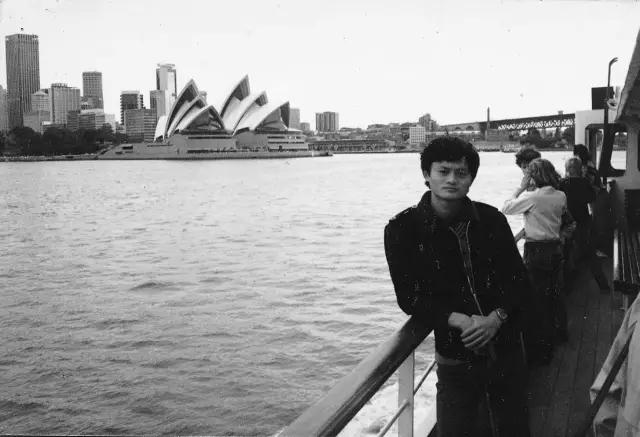 马云成功靠的是谁,十年前马云和十年后马云