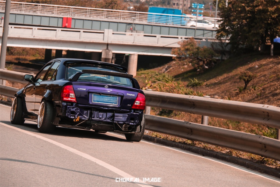 几几年的马自达323最好看,亲手打造超级车