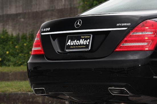 为什么现在汽车尾部都写字母,汽车尾部字母