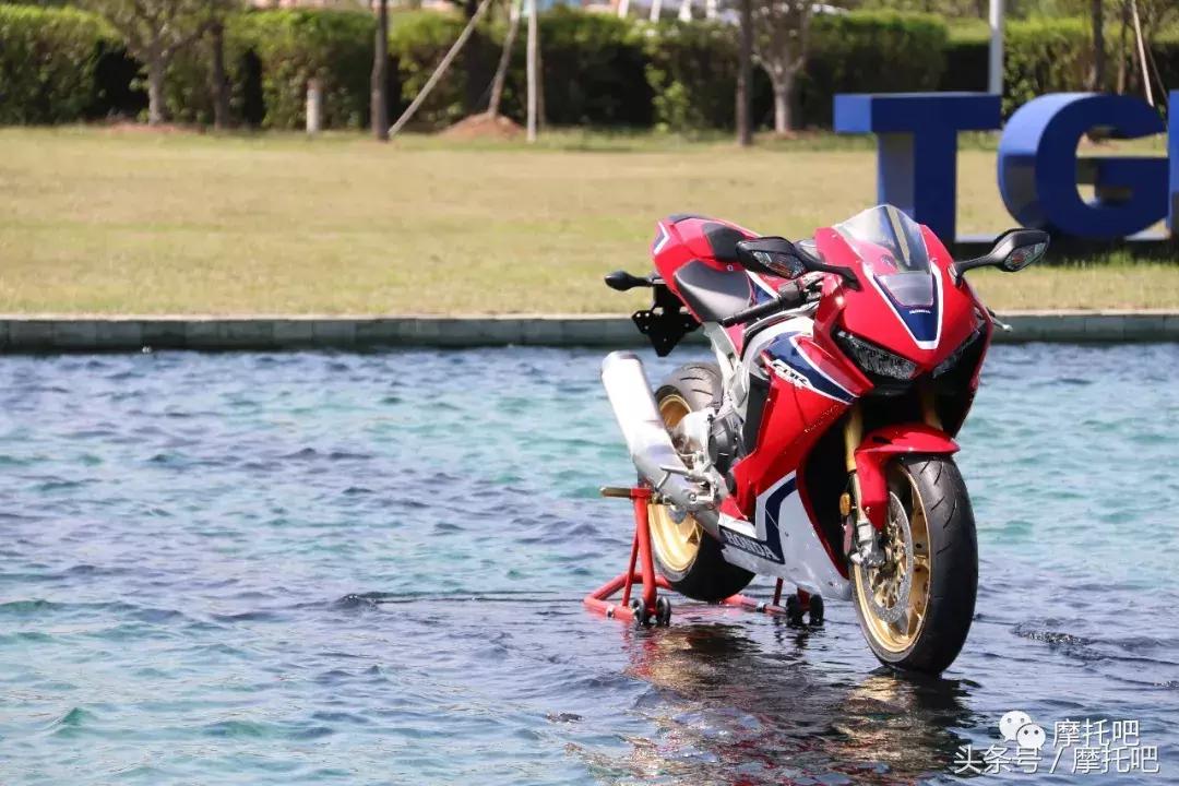 18年本田cbr1000rr国内售价,2014年本田cbr1000rr评测