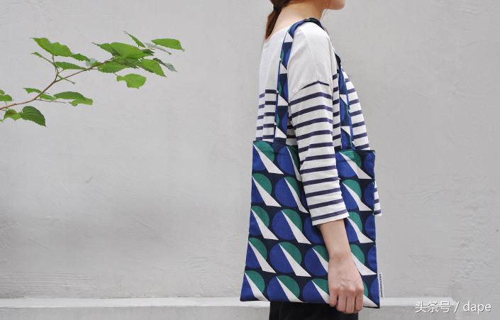 今年最火帆布包小众,pdd斜挎包推荐帆布包小众高级感