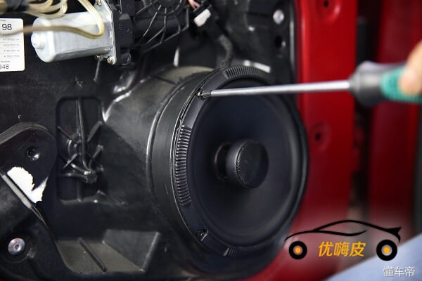 科鲁兹车主:来不及解释了!快上车!去听我的音响……