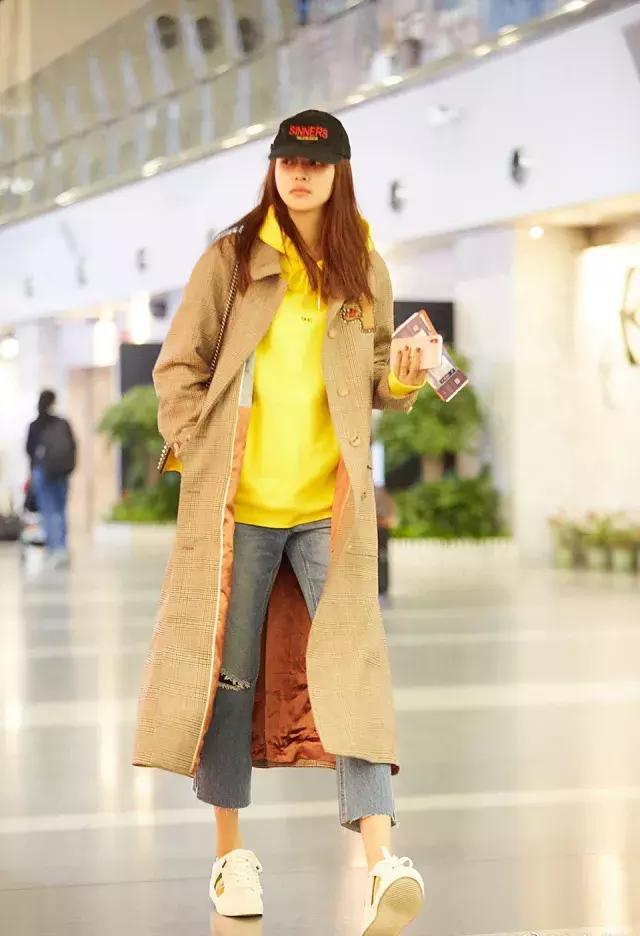杨幂同款卫衣穿搭,杨幂同款卫衣如何搭配