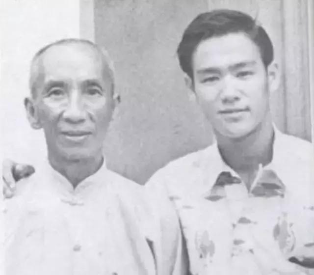 相信我，这一定是朋友圈里最珍贵的照片！