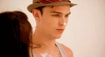 你知道你的脸型适合什么眉毛吗,粉底液气垫bb霜cc霜和粉饼的区别