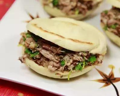 汉堡包和肉夹馍共同特征,肉夹馍被称为中国汉堡包